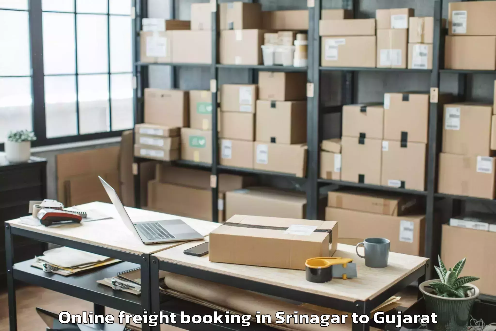 Efficient Srinagar to Valod Online Freight Booking